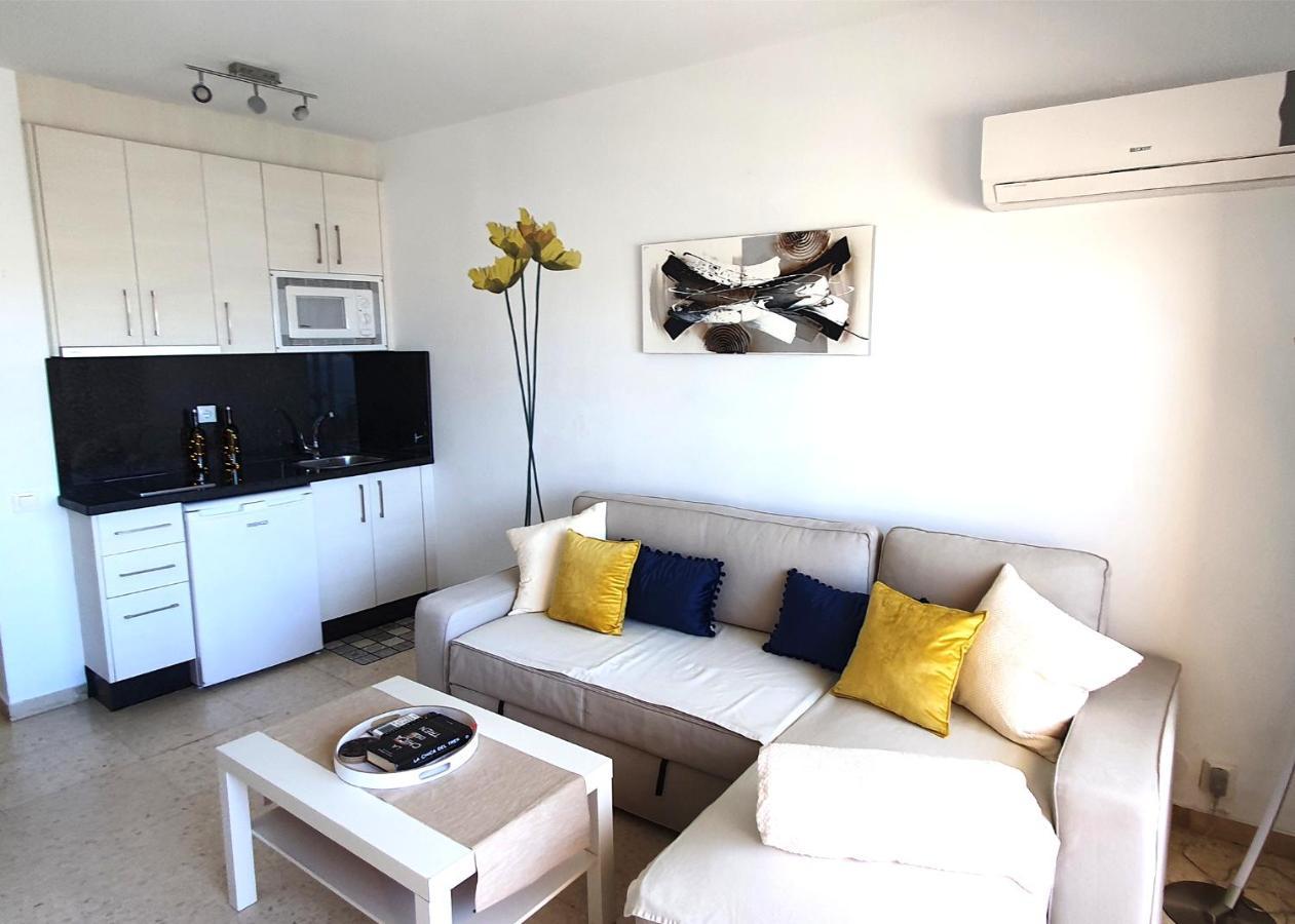 Beachfront Studio Apartment 마르베야 외부 사진